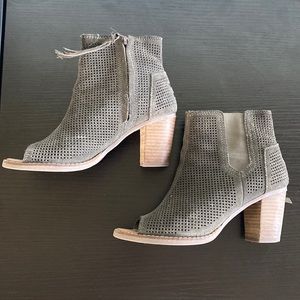 peekaboo Toms brand bootie heels